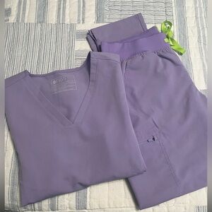 Like New - FIGS Lavender Dew Scrub Set -M